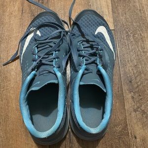 Women’s Nike sneakers